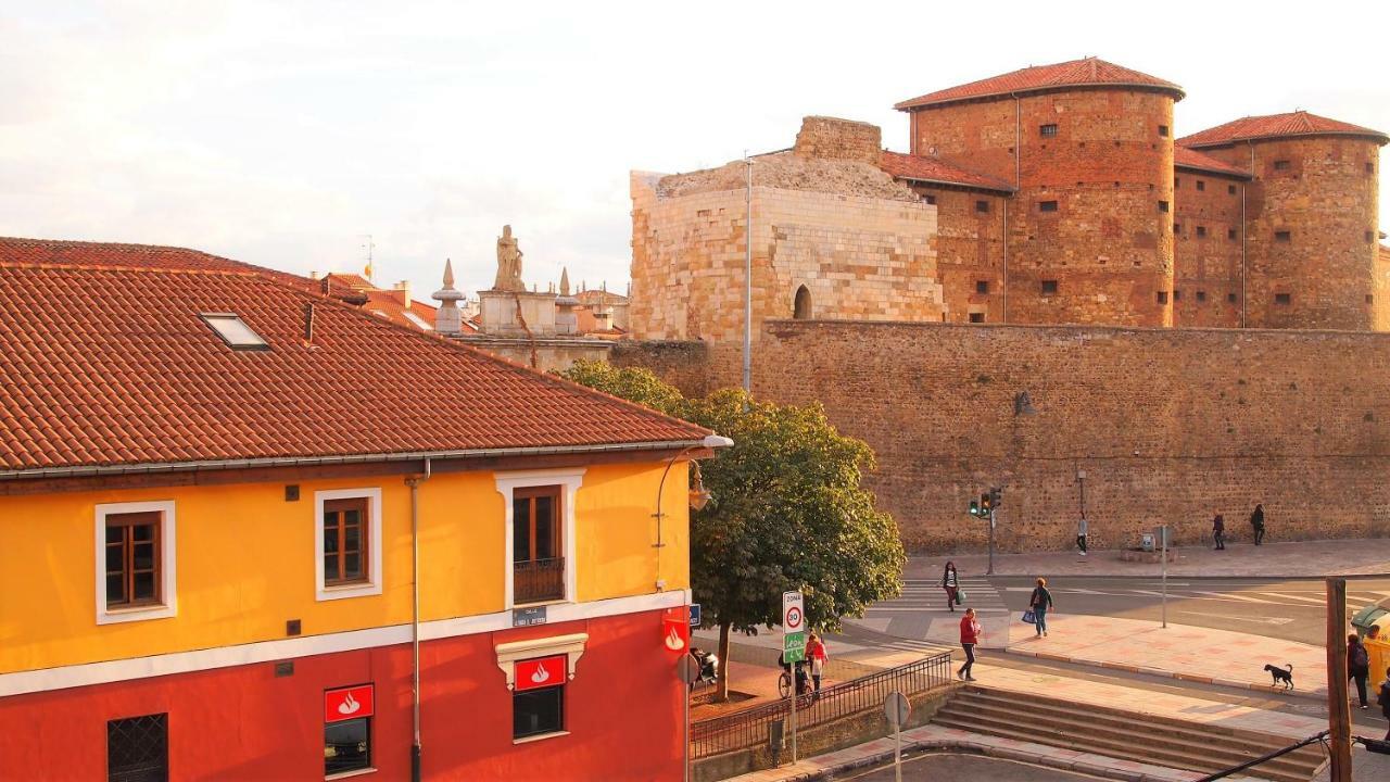 Housingleon - Muralla Exterior foto
